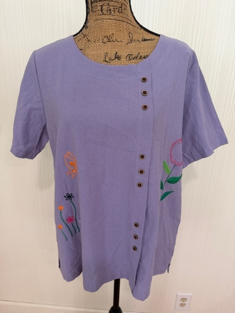 Lavender Short-Sleeve Embroidered Button-Front Tunic Lagenlook